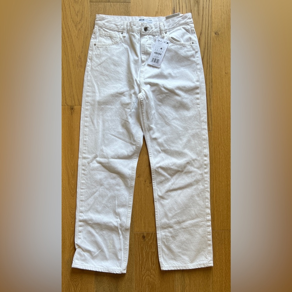 NWT Bershka White Straight Leg Jeans Classic Denim - petite size 8